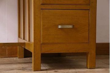 レトロ家具　レトロスタイル　和製アンティークの栓材製片袖机(デスク)