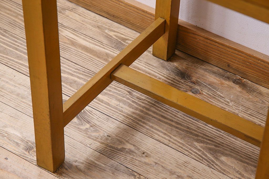 レトロ家具　レトロスタイル　和製アンティークの栓材製片袖机(デスク)