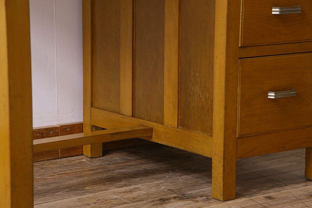 レトロ家具　レトロスタイル　和製アンティークの栓材製片袖机(デスク)