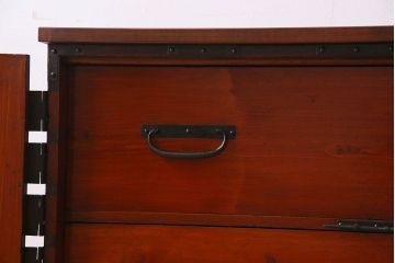 アンティーク家具　明治期!迫力のある鉄脚付き時代箪笥ローボード