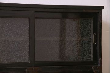アンティーク家具　古民具・骨董　明治期　六尺　台輪付き!結霜ガラス引き戸の大川箪笥サイドボード(水屋箪笥)(2)