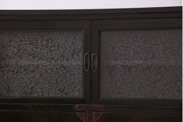 アンティーク家具　古民具・骨董　明治期　六尺　台輪付き!結霜ガラス引き戸の大川箪笥サイドボード(水屋箪笥)(2)