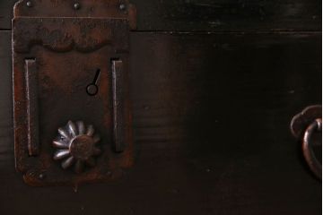 アンティーク家具　古民具・骨董　明治期　六尺　台輪付き!結霜ガラス引き戸の大川箪笥サイドボード(水屋箪笥)(2)