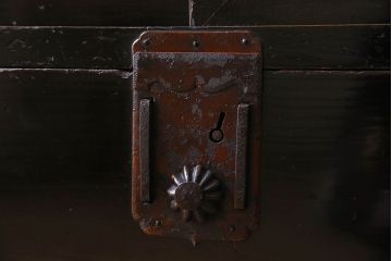 アンティーク家具　古民具・骨董　明治期　六尺　台輪付き!結霜ガラス引き戸の大川箪笥サイドボード(水屋箪笥)(2)