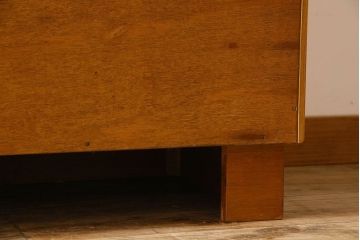 G-PLAN(ジープラン)　北欧スタイル家具　機能性に優れたサイドキャビネット(サイドボード)