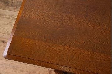 アンティーク家具　フランスアンティーク　おしゃれなデザインのダイニングテーブル(1)