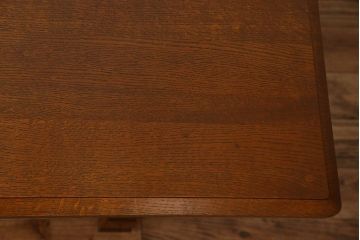 アンティーク家具　フランスアンティーク　おしゃれなデザインのダイニングテーブル(1)