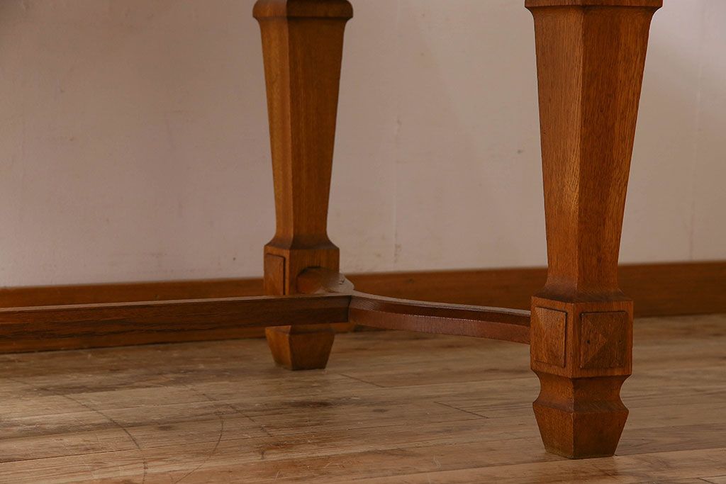 アンティーク家具　フランスアンティーク　おしゃれなデザインのダイニングテーブル(1)