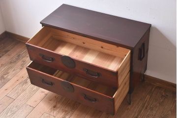 アンティーク家具　和製アンティーク　シンプルなデザインの鉄脚箪笥ローボード(ローチェスト)