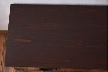 アンティーク家具　和製アンティーク　シンプルなデザインの鉄脚箪笥ローボード(ローチェスト)