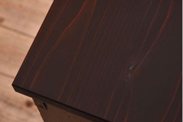 アンティーク家具　和製アンティーク　シンプルなデザインの鉄脚箪笥ローボード(ローチェスト)