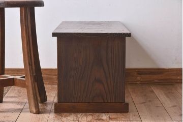 アンティーク雑貨　和製アンティーク　天板一枚板　素朴な木の質感が味わい深い文机(座卓、デスク、在宅ワーク、在宅用、花台、飾り台)