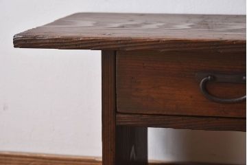 アンティーク雑貨　和製アンティーク　天板一枚板　素朴な木の質感が味わい深い文机(座卓、デスク、在宅ワーク、在宅用、花台、飾り台)