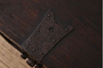 アンティーク雑貨　古民具・骨董　栗材　古い木や金具の質感が魅力的な銭箱(銭函)