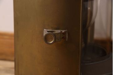 アンティーク雑貨　真鍮製　使い込まれた質感がおしゃれなランプ(船ランプ、船尾燈、照明)