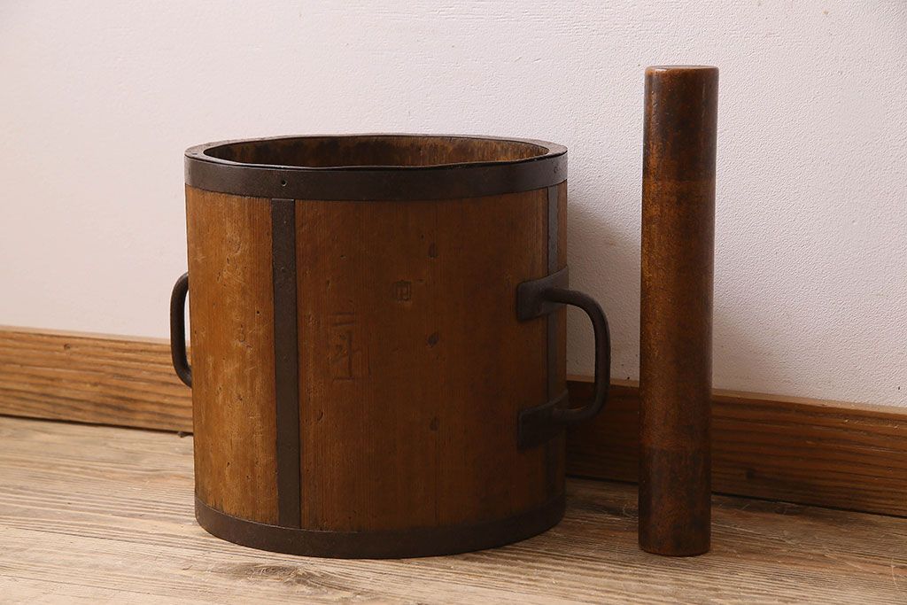 アンティーク雑貨　古民具・骨董　古い木の質感が味わい深い一斗マス・斗棒(植木鉢)