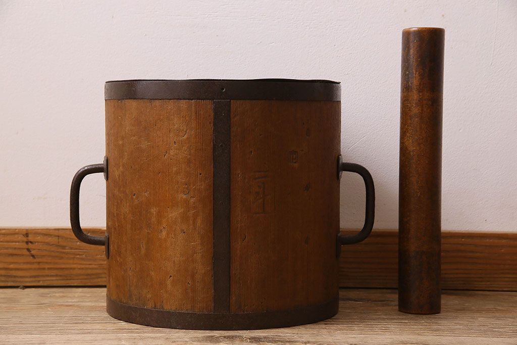 アンティーク雑貨　古民具・骨董　古い木の質感が味わい深い一斗マス・斗棒(植木鉢)