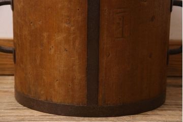 アンティーク雑貨　古民具・骨董　古い木の質感が味わい深い一斗マス・斗棒(植木鉢)