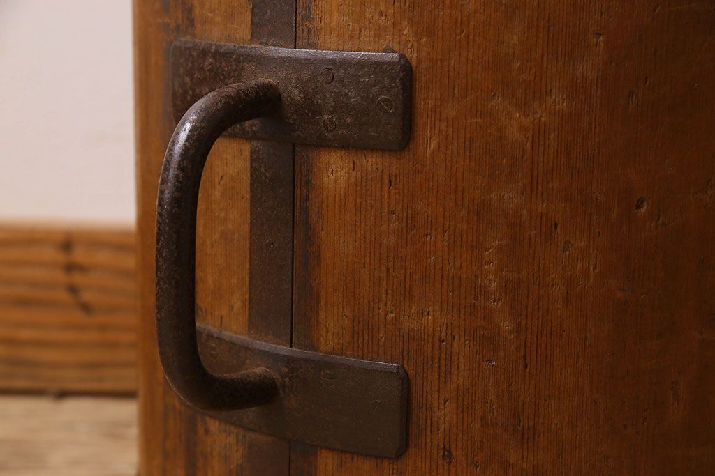 アンティーク雑貨　古民具・骨董　古い木の質感が味わい深い一斗マス・斗棒(植木鉢)