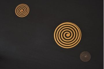 アンティーク雑貨　【H様ご成約済み・ご決済用】古民具・骨董　漆塗　渦巻きの蒔絵が素敵な花台(飾り台)