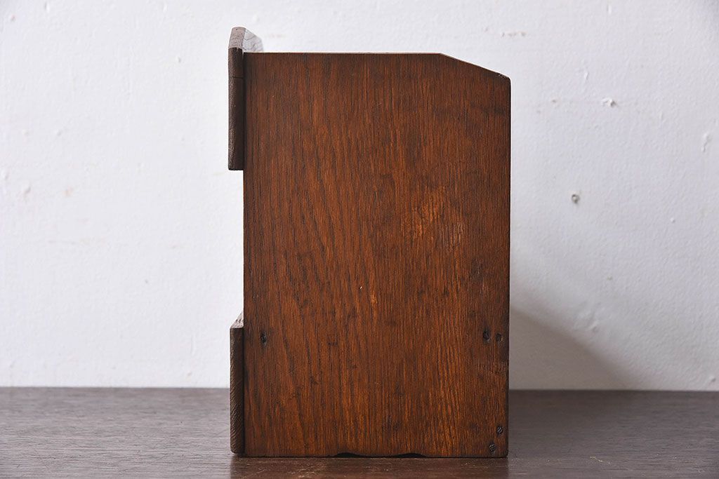アンティーク雑貨　昭和レトロ　引き出し付き!古い木の小さな本立て(卓上収納)