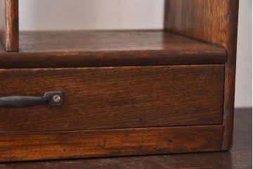 アンティーク雑貨　昭和レトロ　引き出し付き!古い木の小さな本立て(卓上収納)