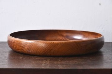 アンティーク雑貨　古民具・骨董　漆塗り　カラマツの木目が魅力的なくりぬき盆(トレー)