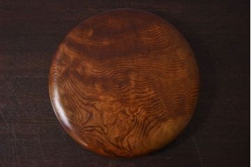 アンティーク雑貨　古民具・骨董　漆塗り　カラマツの木目が魅力的なくりぬき盆(トレー)