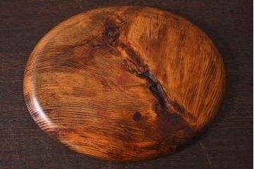 アンティーク雑貨　古民具・骨董　漆塗り　カラマツ材　節が味わい深い盆(トレー)