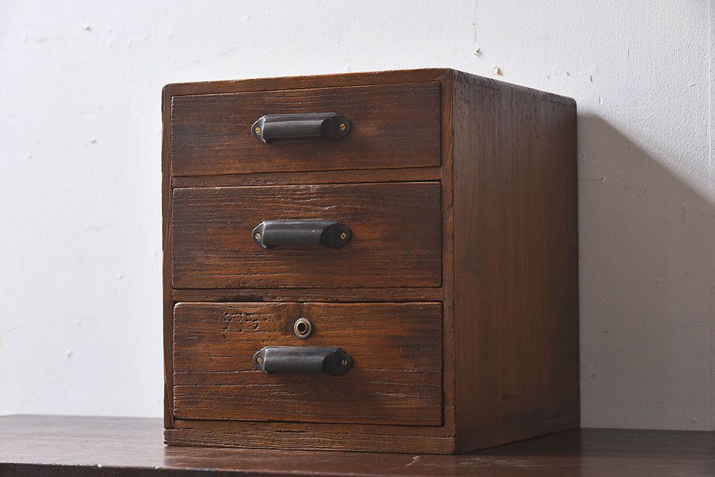 アンティーク家具　和製アンティーク　総桐材　古い木の小引き出し(小物入れ、裁縫箱)