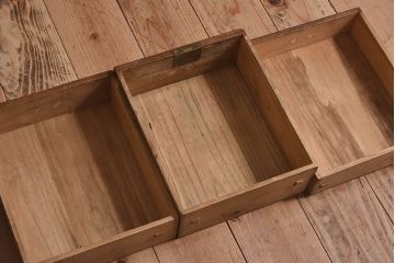 アンティーク家具　和製アンティーク　総桐材　古い木の小引き出し(小物入れ、裁縫箱)