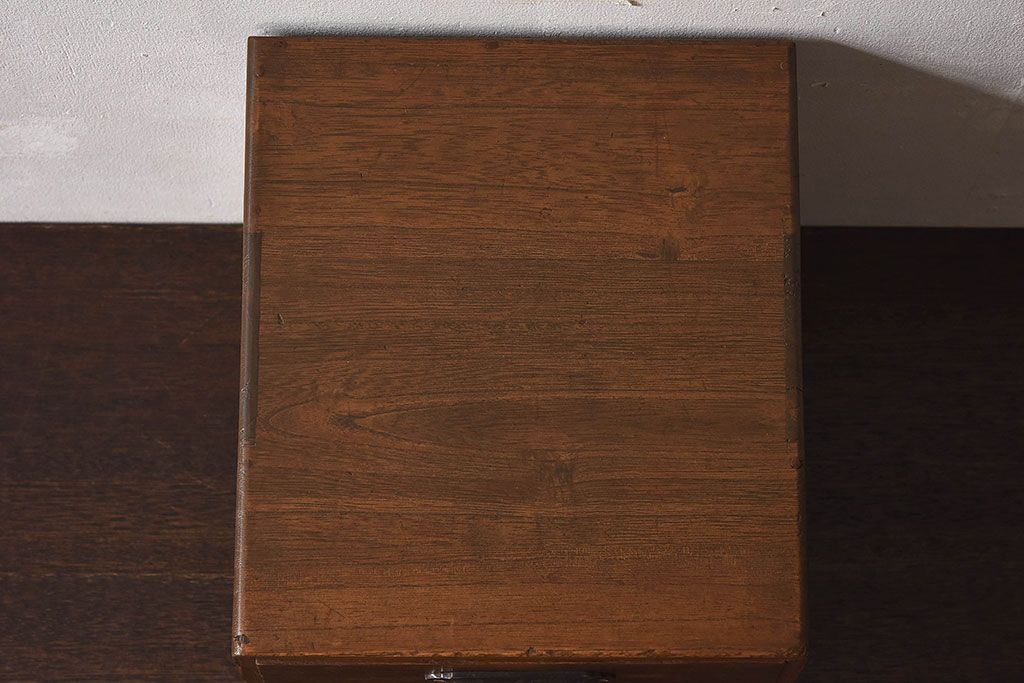 アンティーク家具　和製アンティーク　総桐材　古い木の小引き出し(小物入れ、裁縫箱)