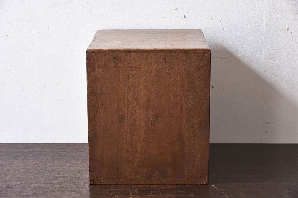 アンティーク家具　和製アンティーク　総桐材　古い木の小引き出し(小物入れ、裁縫箱)