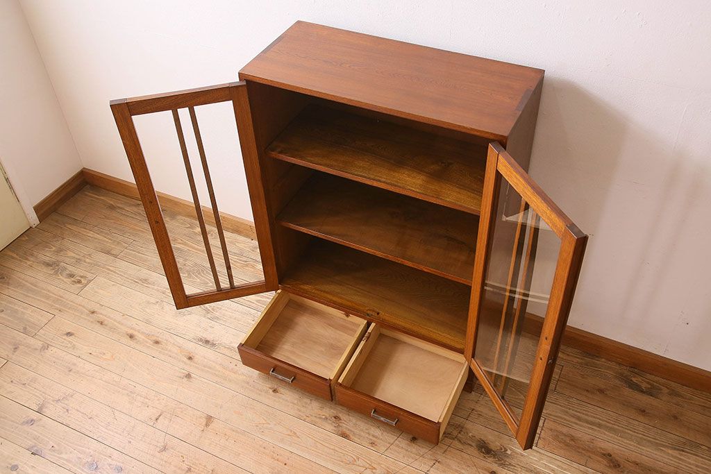 レトロ家具　昭和レトロ　シンプルなデザインの本箱(ブックケース、収納箱)