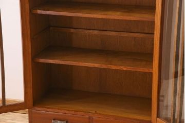 レトロ家具　昭和レトロ　シンプルなデザインの本箱(ブックケース、収納箱)