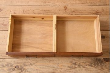 レトロ家具　昭和レトロ　シンプルなデザインの本箱(ブックケース、収納箱)