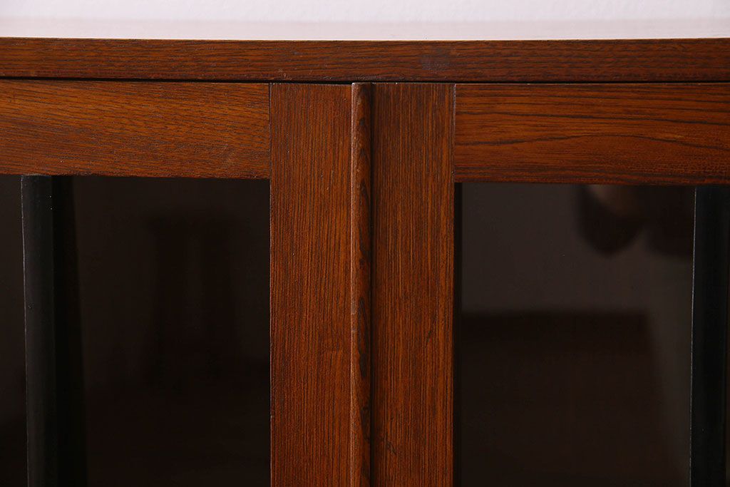 レトロ家具　昭和レトロ　シンプルなデザインの本箱(ブックケース、収納箱)