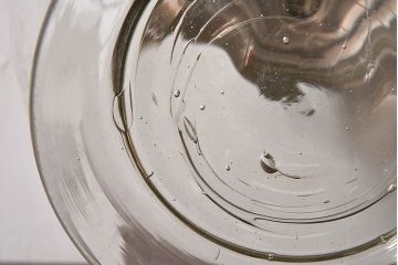 アンティーク雑貨　昭和レトロ　愛らしいデザインの地球瓶(ガラス瓶)(1)