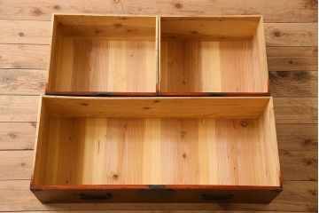 アンティーク家具　使い込まれた質感が味わい深い鉄脚箪笥ローボード(ローチェスト)