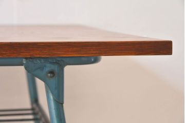 レトロ家具　昭和レトロ　折り畳み式鉄脚テーブル(机、作業台、アイアンテーブル)