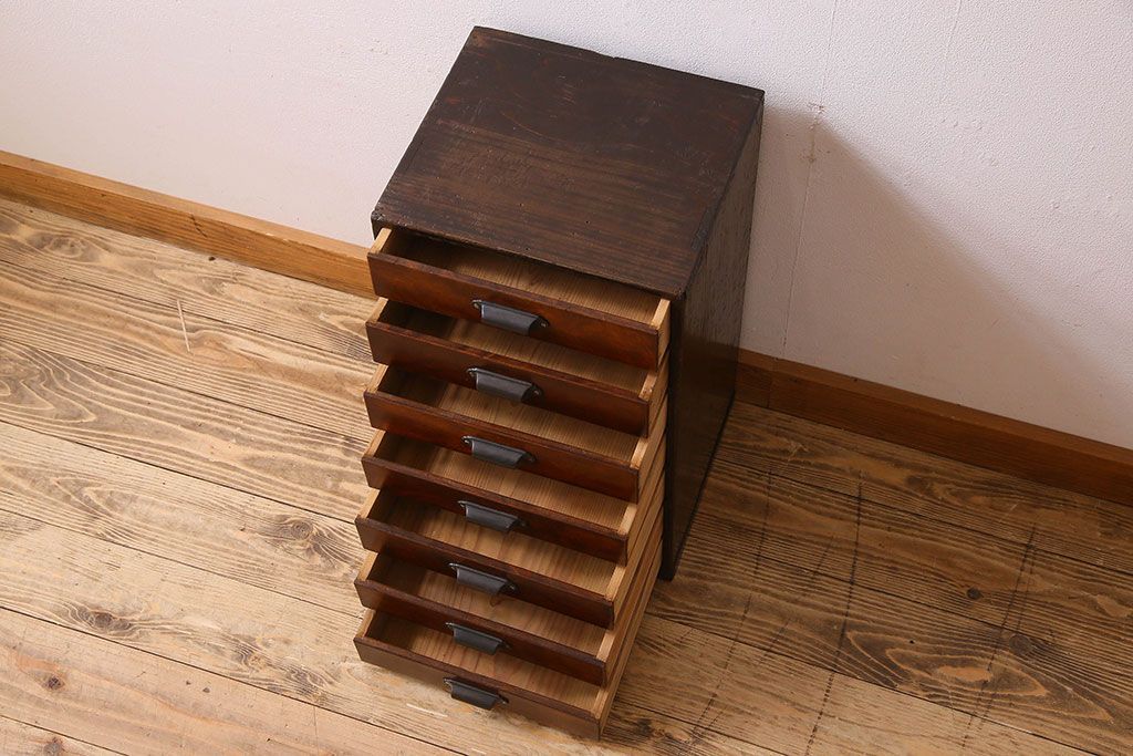 アンティーク家具　和製アンティーク　前面ケヤキ材　7段の小引き出し(小物入れ、裁縫箱)
