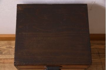 アンティーク家具　和製アンティーク　前面ケヤキ材　7段の小引き出し(小物入れ、裁縫箱)