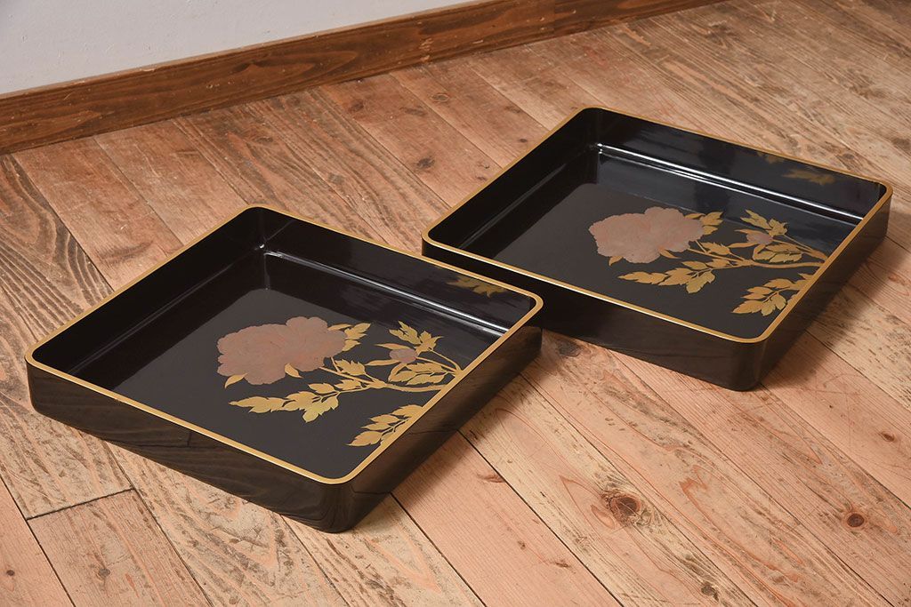 アンティーク雑貨　古民具・骨董　高級品!牡丹の蒔絵が漆塗りに良く映える盆(トレー)2枚セット