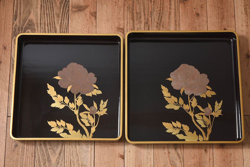 アンティーク雑貨　古民具・骨董　高級品!牡丹の蒔絵が漆塗りに良く映える盆(トレー)2枚セット