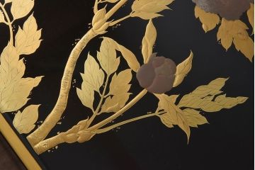 アンティーク雑貨　古民具・骨董　高級品!牡丹の蒔絵が漆塗りに良く映える盆(トレー)2枚セット