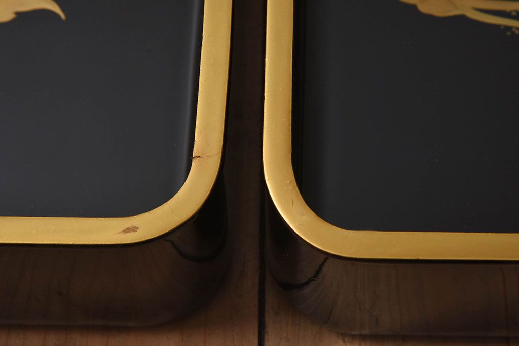 アンティーク雑貨　古民具・骨董　高級品!牡丹の蒔絵が漆塗りに良く映える盆(トレー)2枚セット