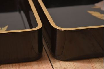 アンティーク雑貨　古民具・骨董　高級品!牡丹の蒔絵が漆塗りに良く映える盆(トレー)2枚セット