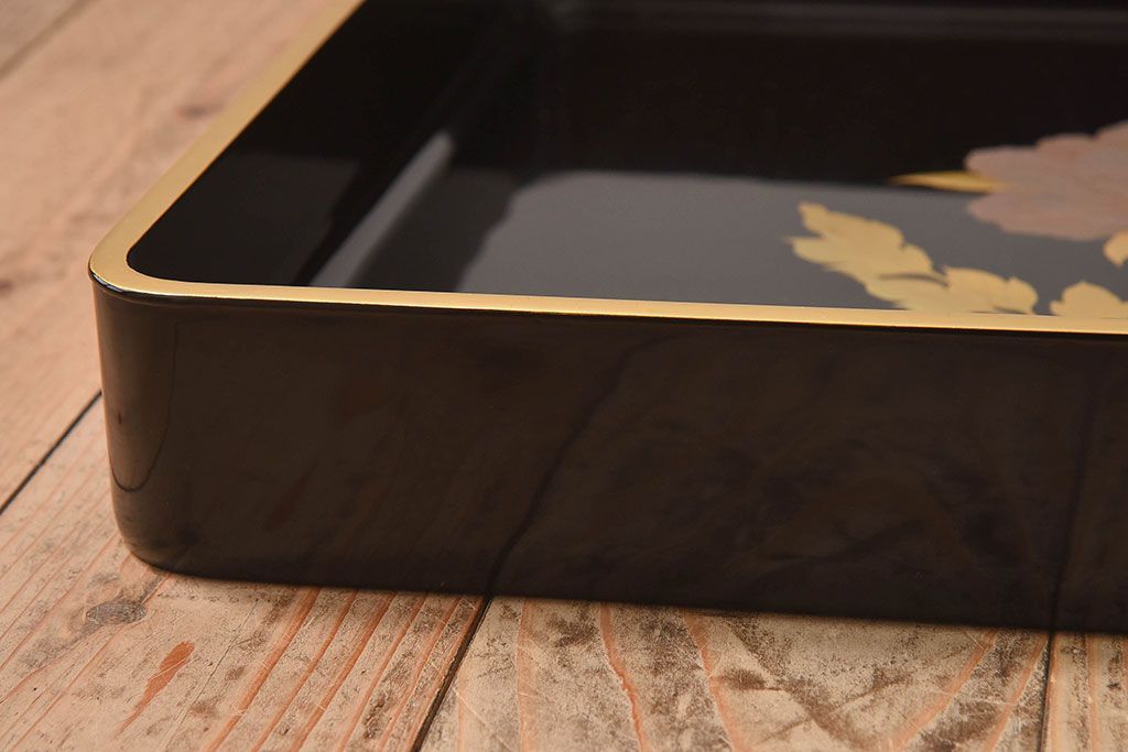 アンティーク雑貨　古民具・骨董　高級品!牡丹の蒔絵が漆塗りに良く映える盆(トレー)2枚セット