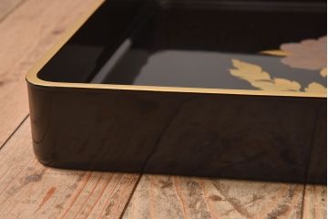 アンティーク雑貨　古民具・骨董　高級品!牡丹の蒔絵が漆塗りに良く映える盆(トレー)2枚セット