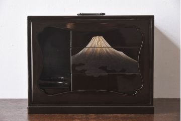 アンティーク雑貨　古民具・骨董　外箱付き　富士の蒔絵が描かれた漆重箱(野弁当箱)